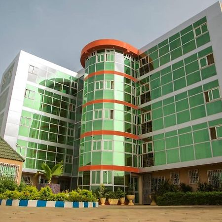 Hotel Univers 3 Aeroport Luxe Niamey Esterno foto