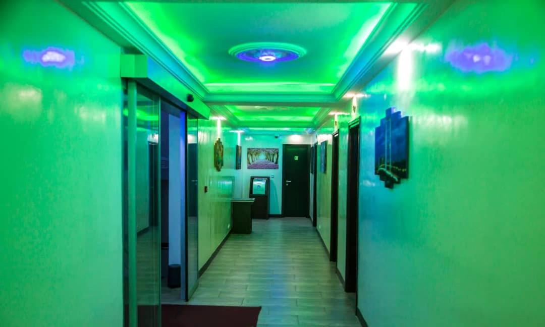 Hotel Univers 3 Aeroport Luxe Niamey Esterno foto