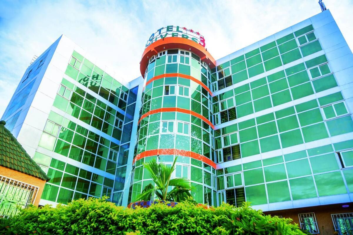 Hotel Univers 3 Aeroport Luxe Niamey Esterno foto