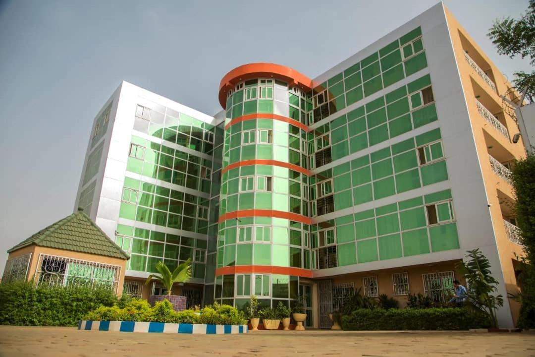 Hotel Univers 3 Aeroport Luxe Niamey Esterno foto