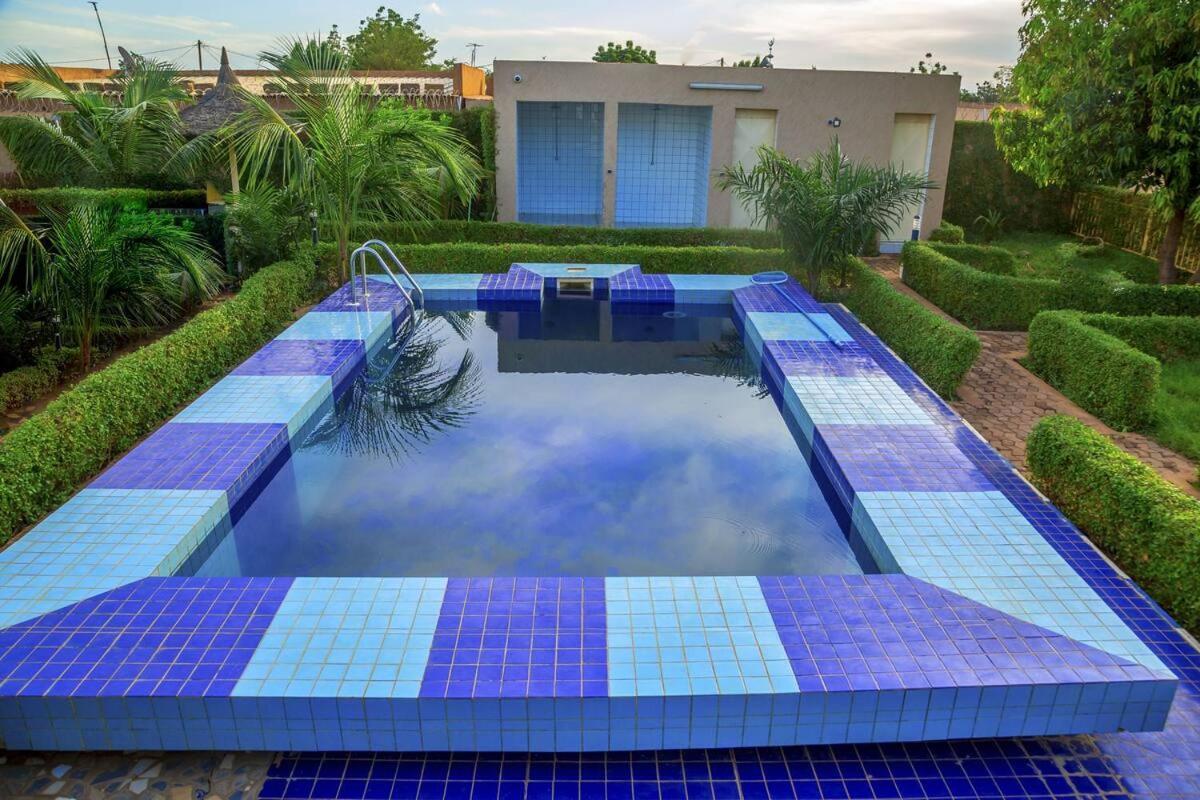 Hotel Univers 3 Aeroport Luxe Niamey Esterno foto