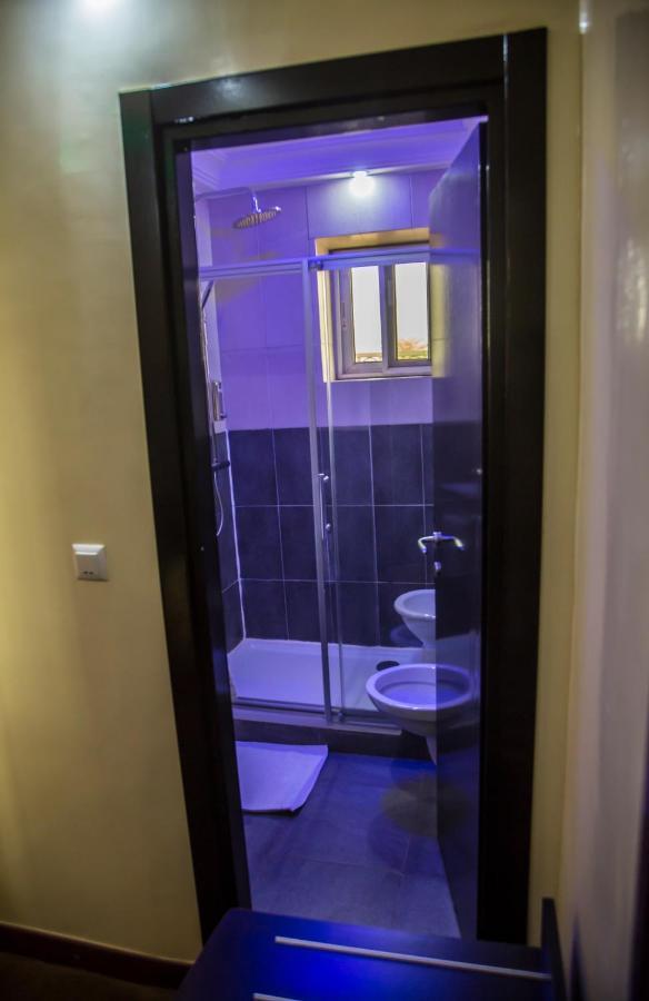 Hotel Univers 3 Aeroport Luxe Niamey Esterno foto